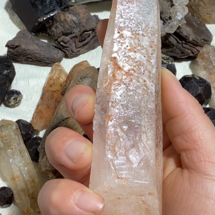 陈***均未镶嵌珠宝半成品水晶