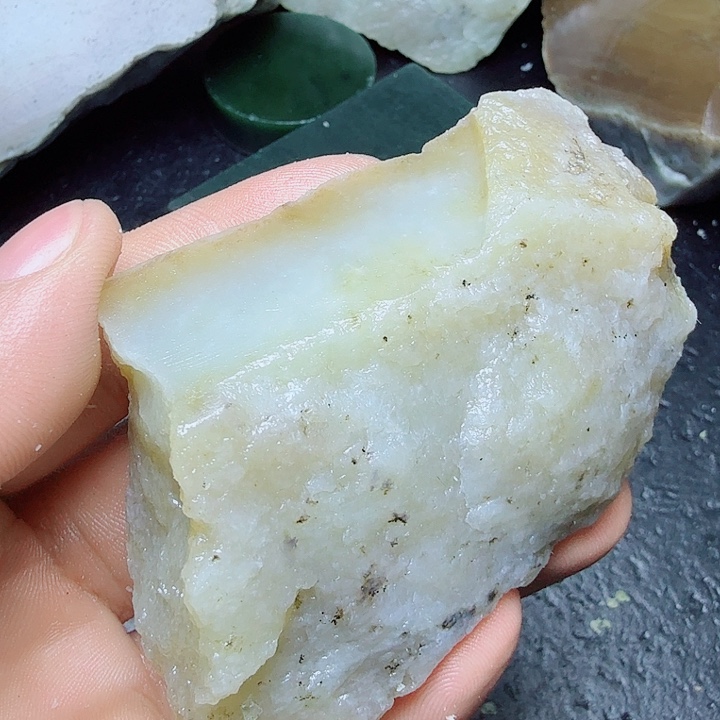 和田玉（糖玉）未镶嵌珠宝奇石