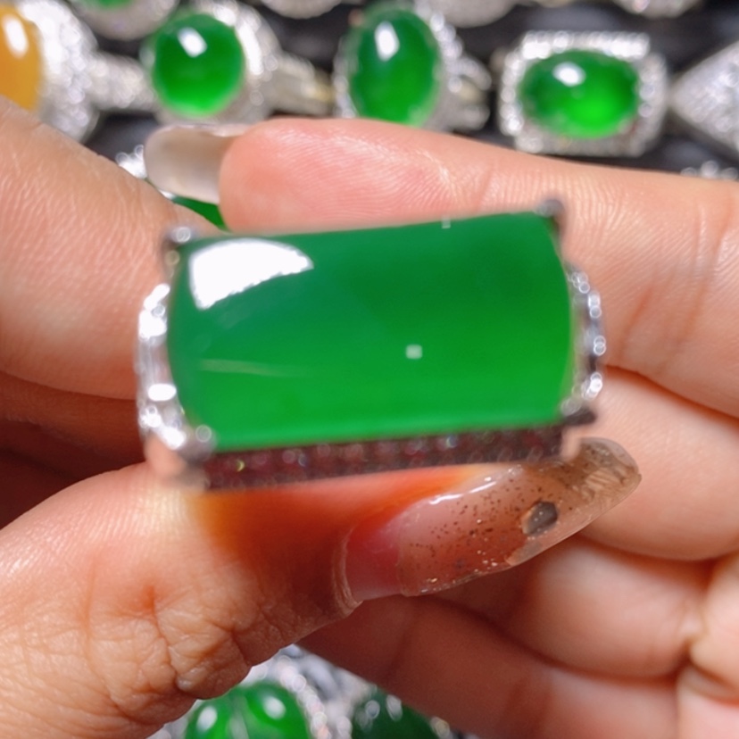 【闪购商品】翡翠挂件未镶嵌马鞍