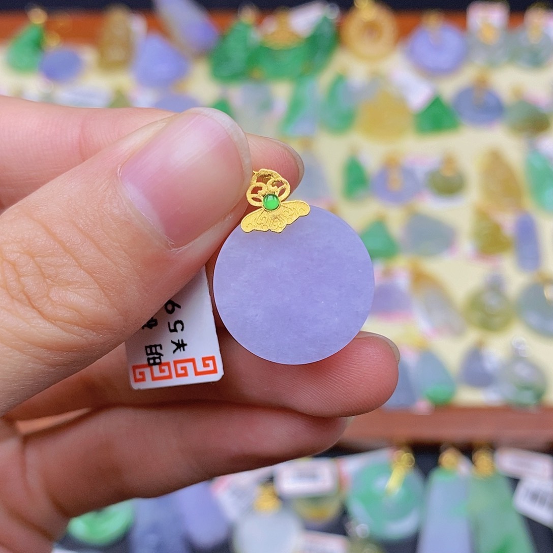 翡翠颈饰18K金镶嵌翡翠