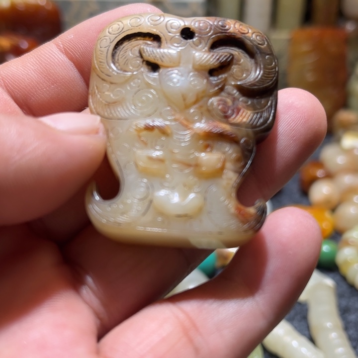 未镶嵌和田玉（糖玉）挂件