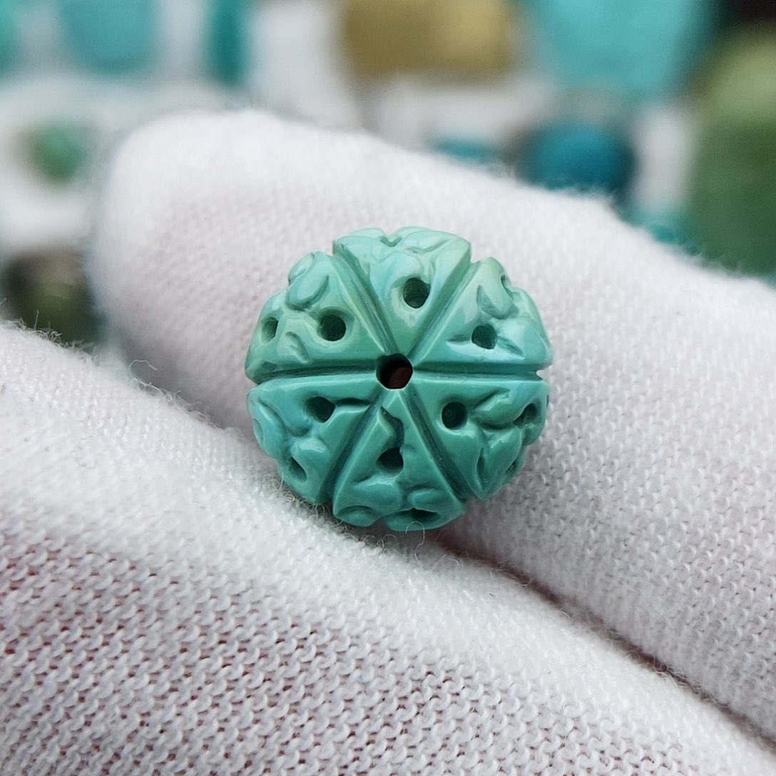 绿松石颈饰未镶嵌