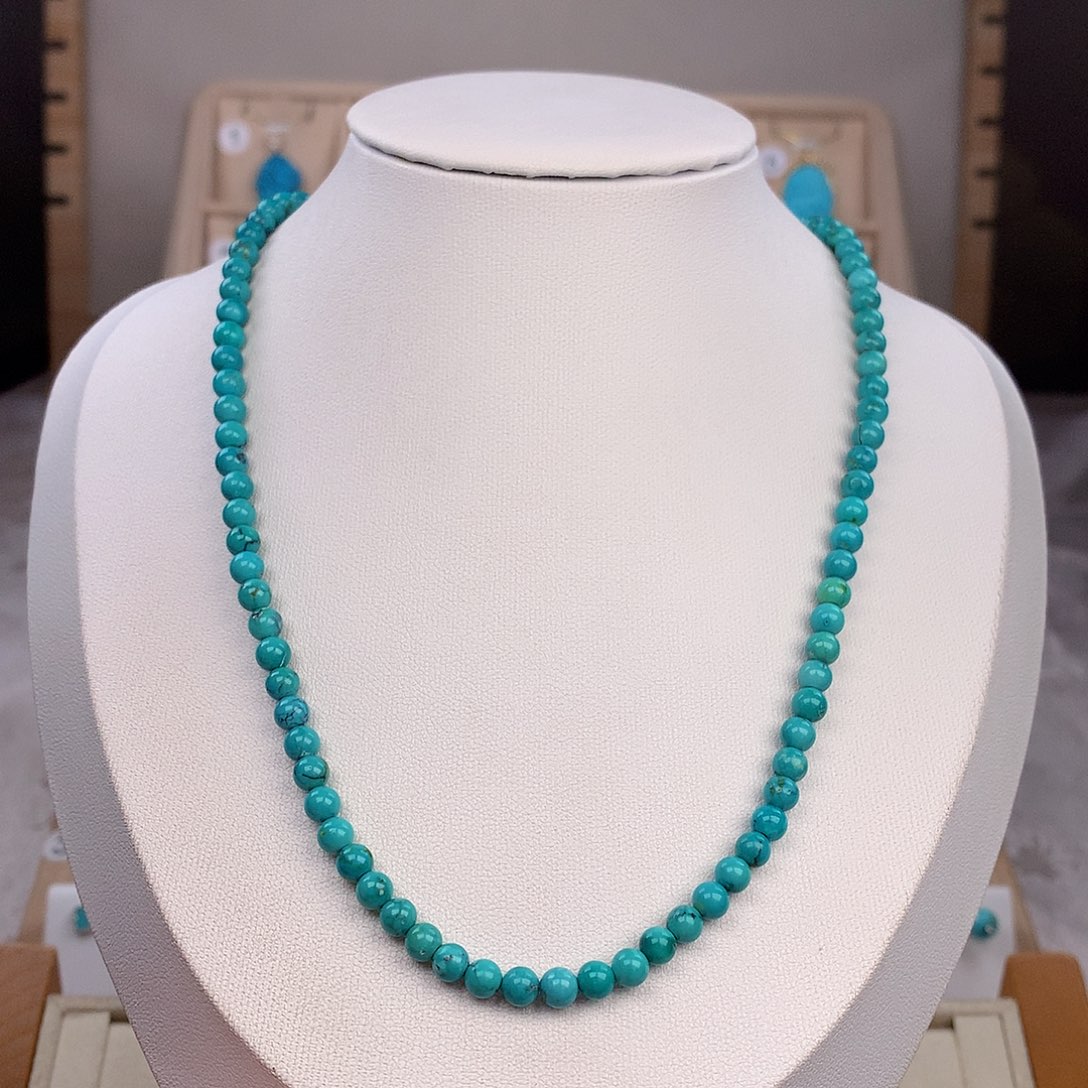 绿松石颈饰未镶嵌