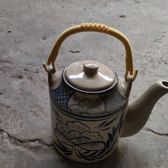 陶瓷手绘茶壶微瑕疵品