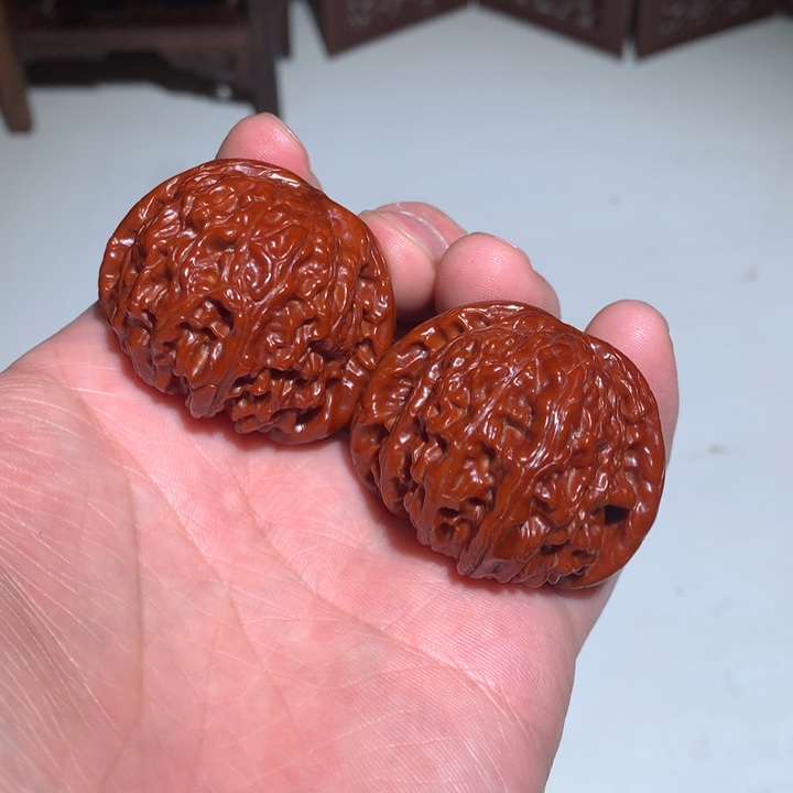 文玩核桃把件白狮子.瑕疵6