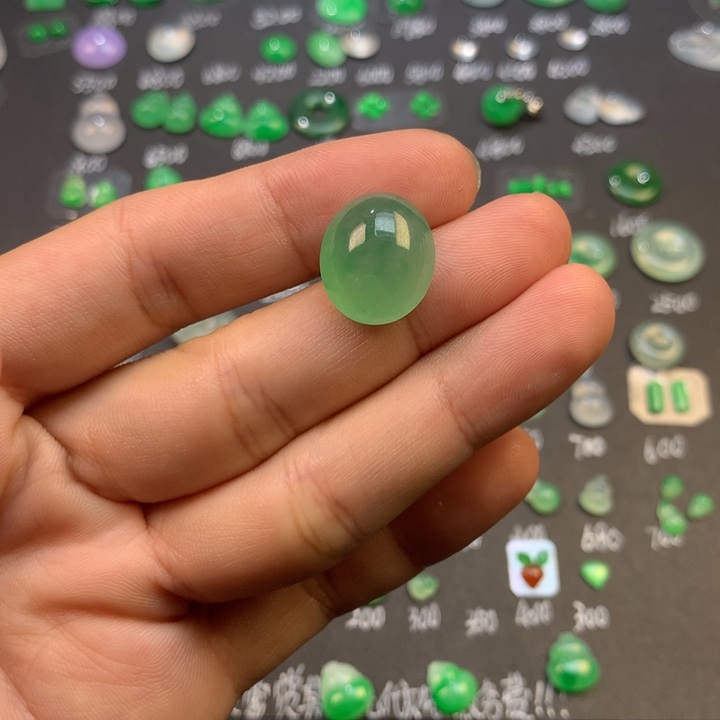 翡翠未镶嵌颈饰裸石蛋面