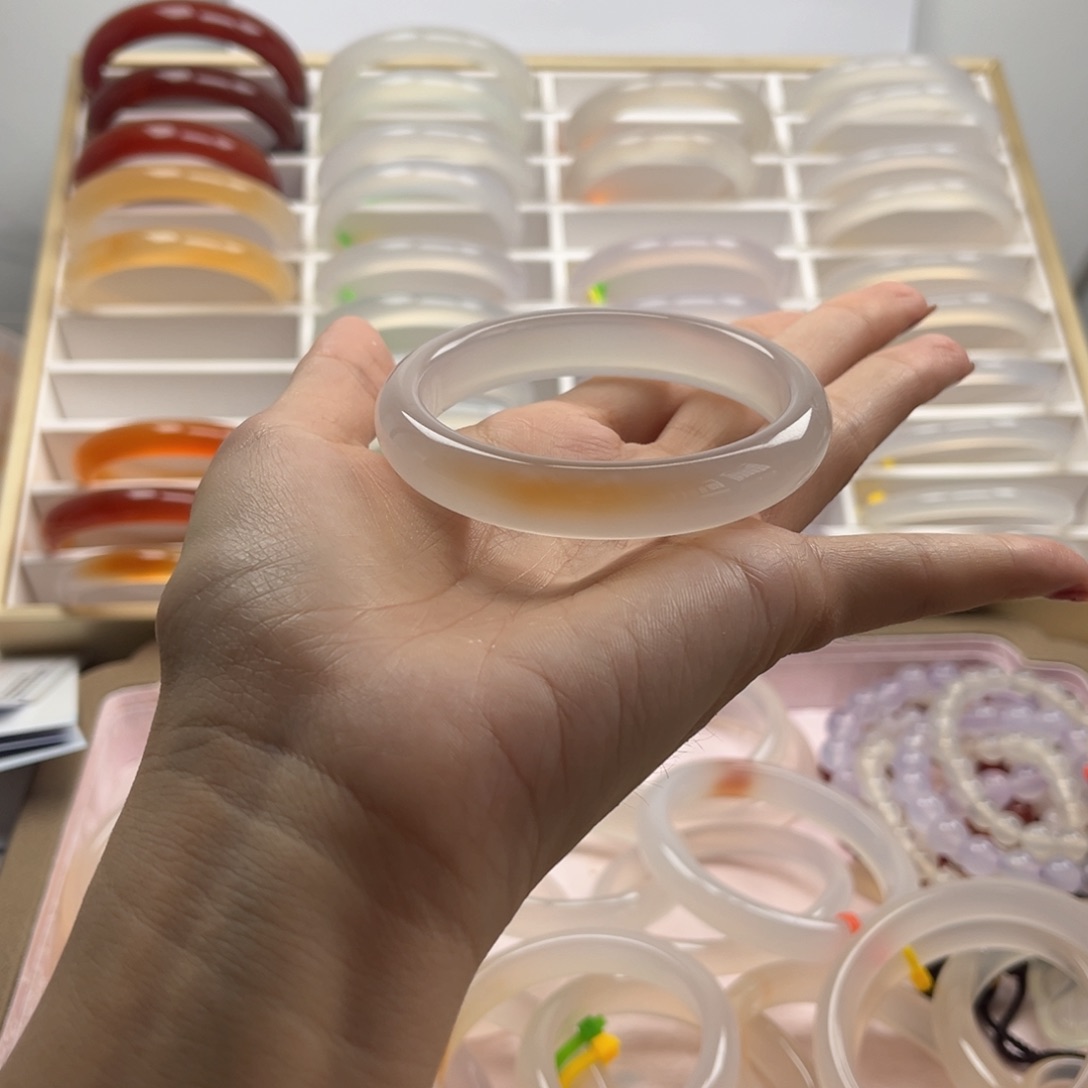 g***e玛瑙/玉髓手镯未镶嵌