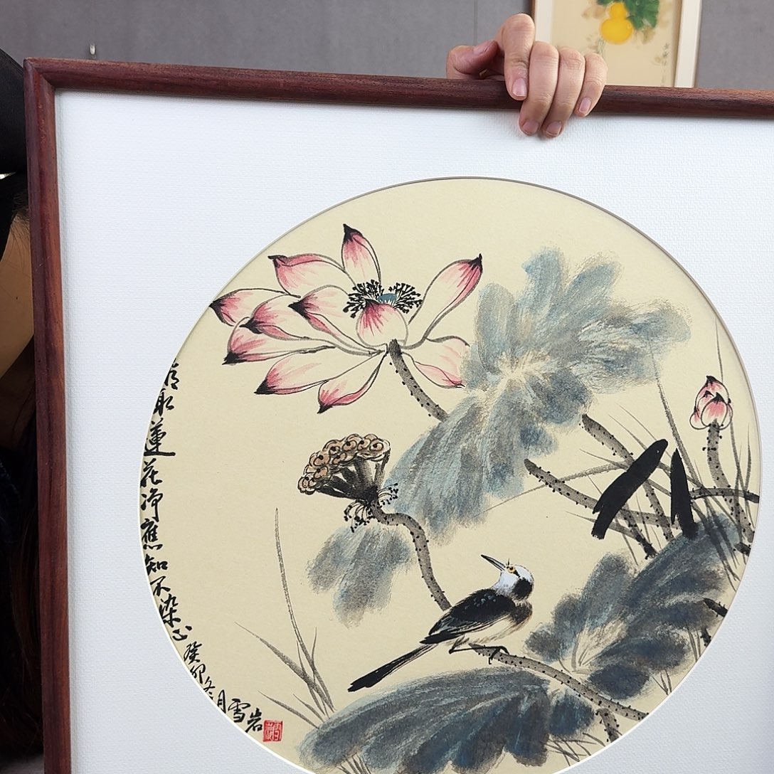 国画手绘带框尺寸： 53*53