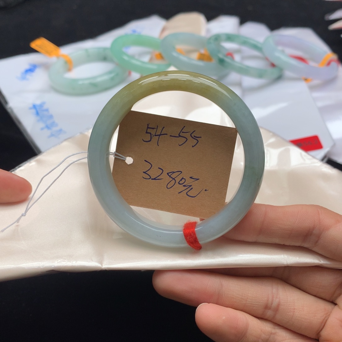 翡翠未镶嵌手镯手镯