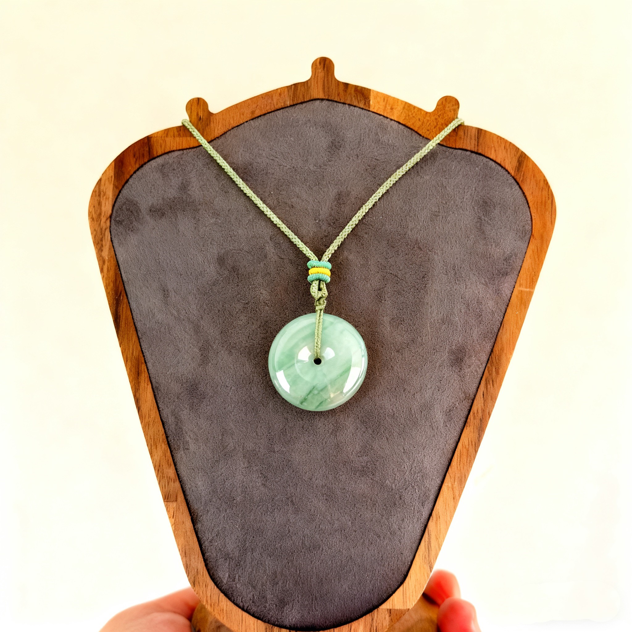 V68天山翠玉石安扣吊坠石英质玉（天山翠）