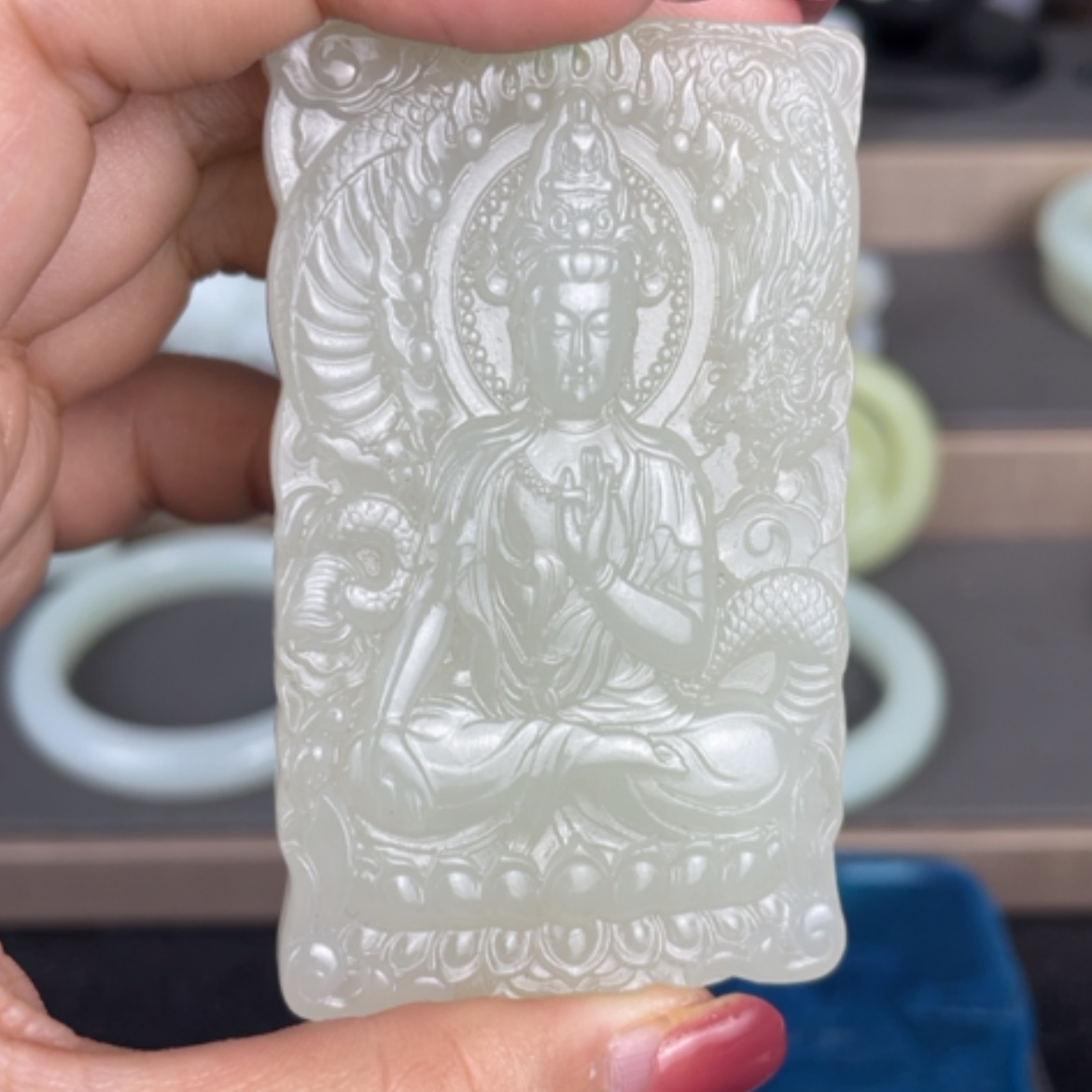 【闪购商品】颈饰未镶嵌和田玉