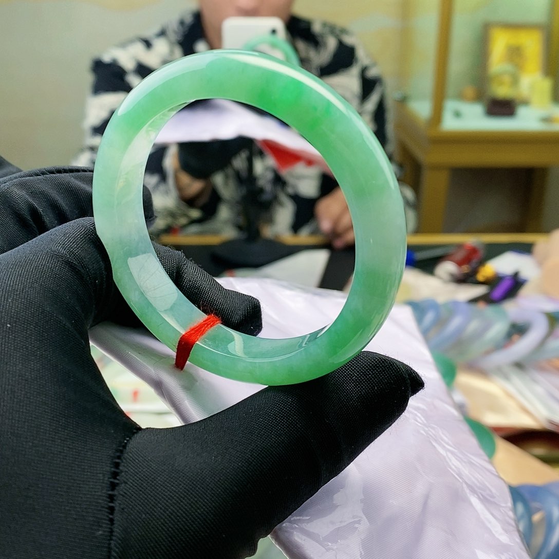 【闪购商品】翡翠手镯未镶嵌Y*s冰绿