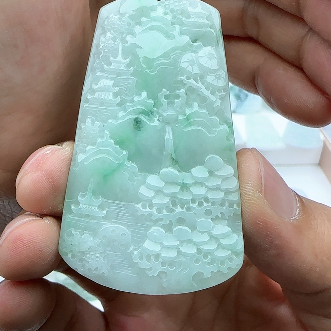 翡翠颈饰未镶嵌翡翠