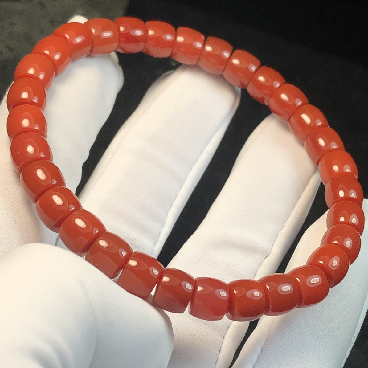 保山南红原矿直切单圈，满色满肉质感十足，尺寸7mm克重16克