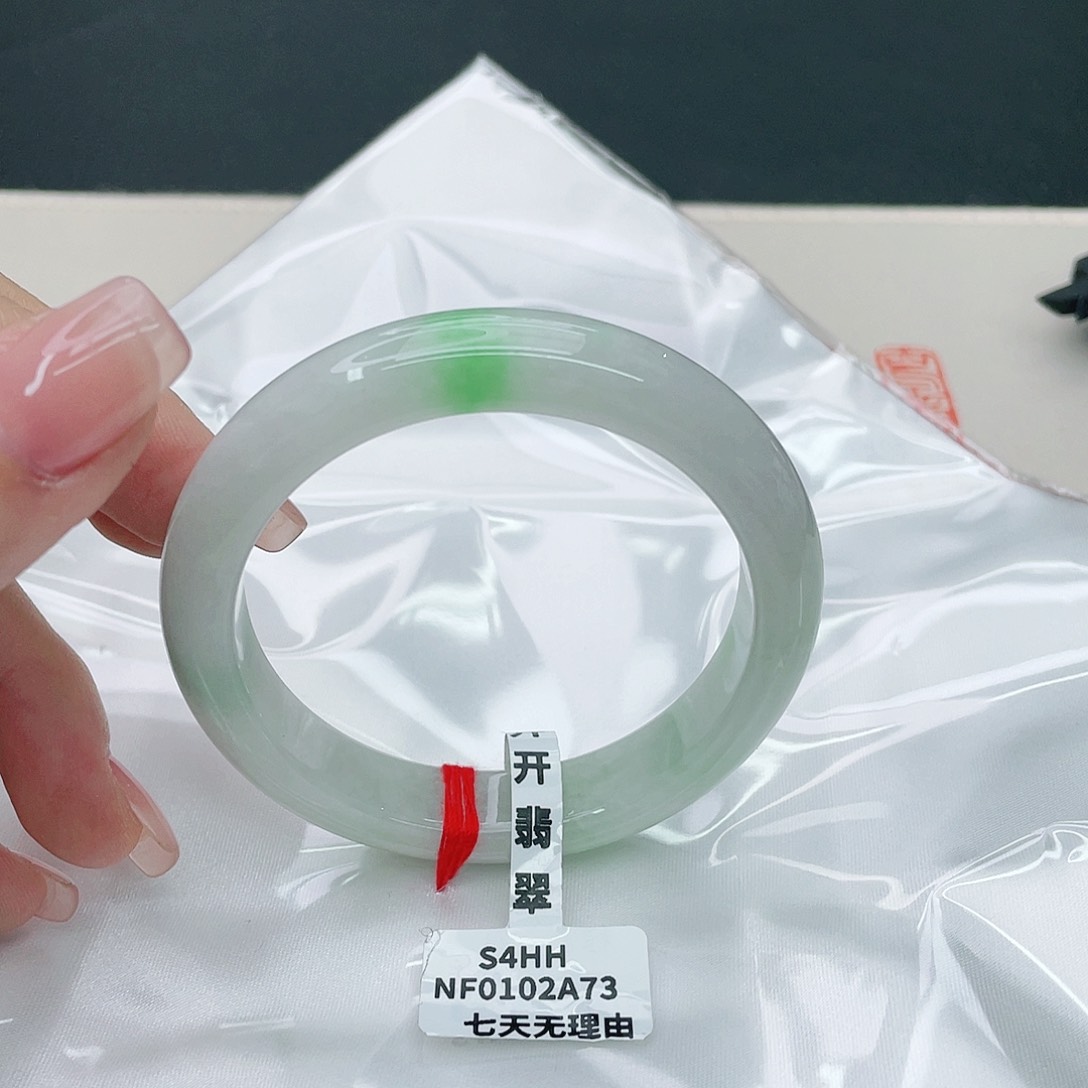 翡翠手镯未镶嵌正55.3
