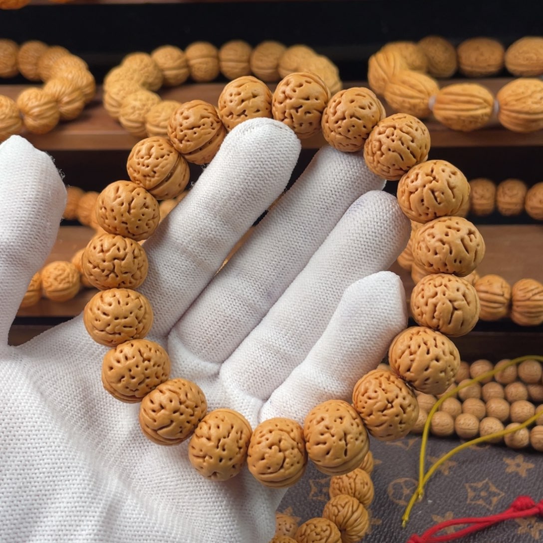 上***、桃核吊坠野生肌肉