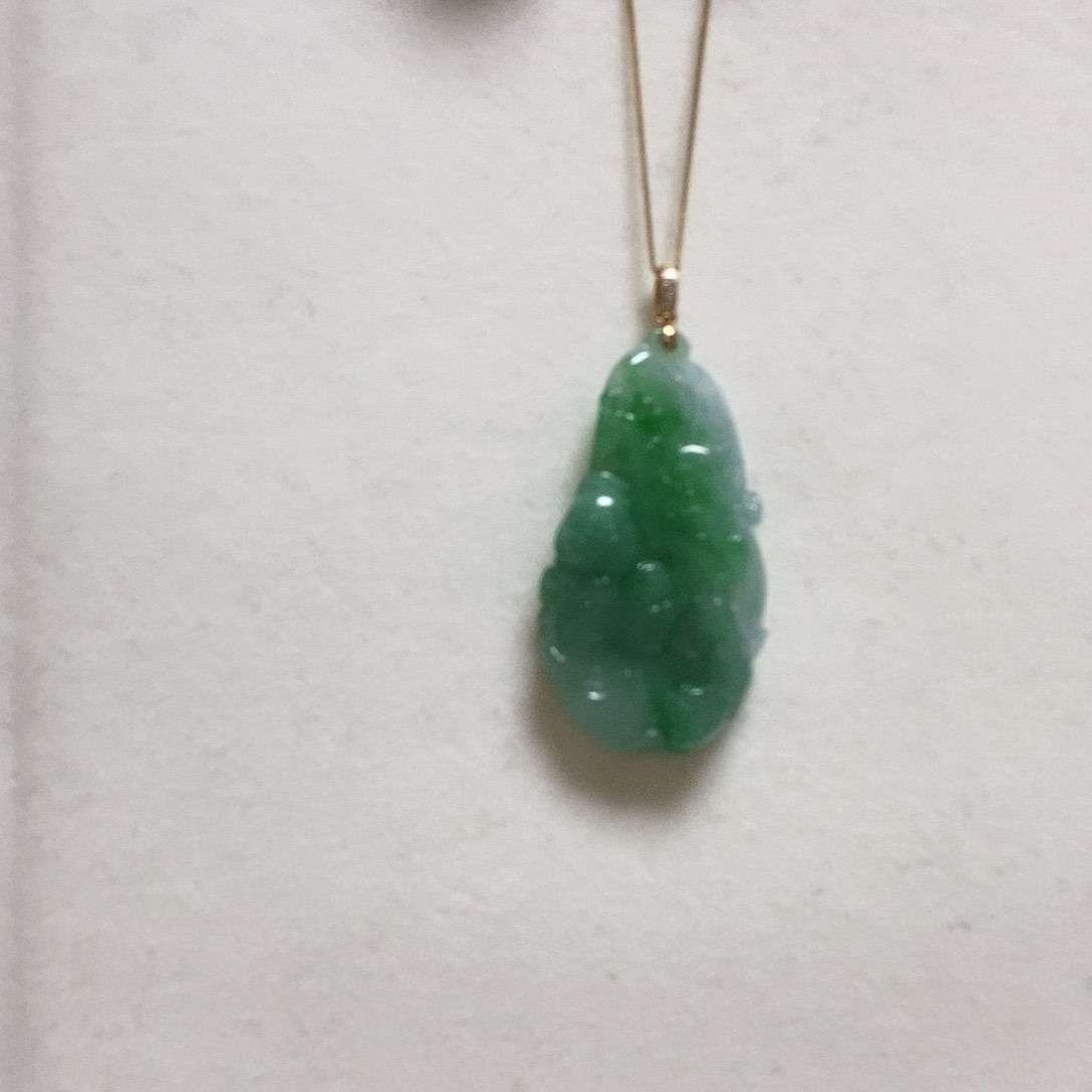 翡翠颈饰18K金镶嵌简单