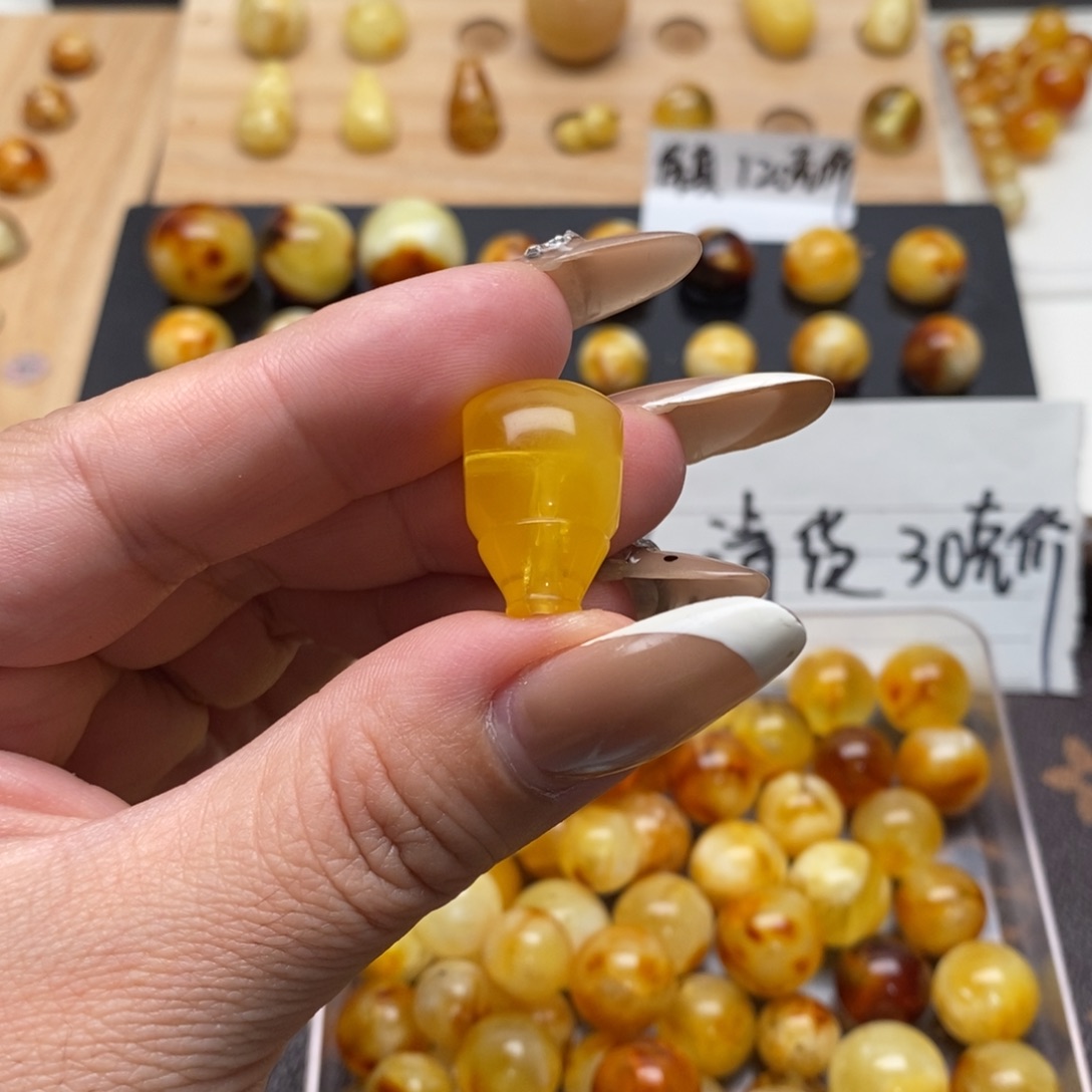 安***隐琥珀未镶嵌珠宝奇石蜜蜡