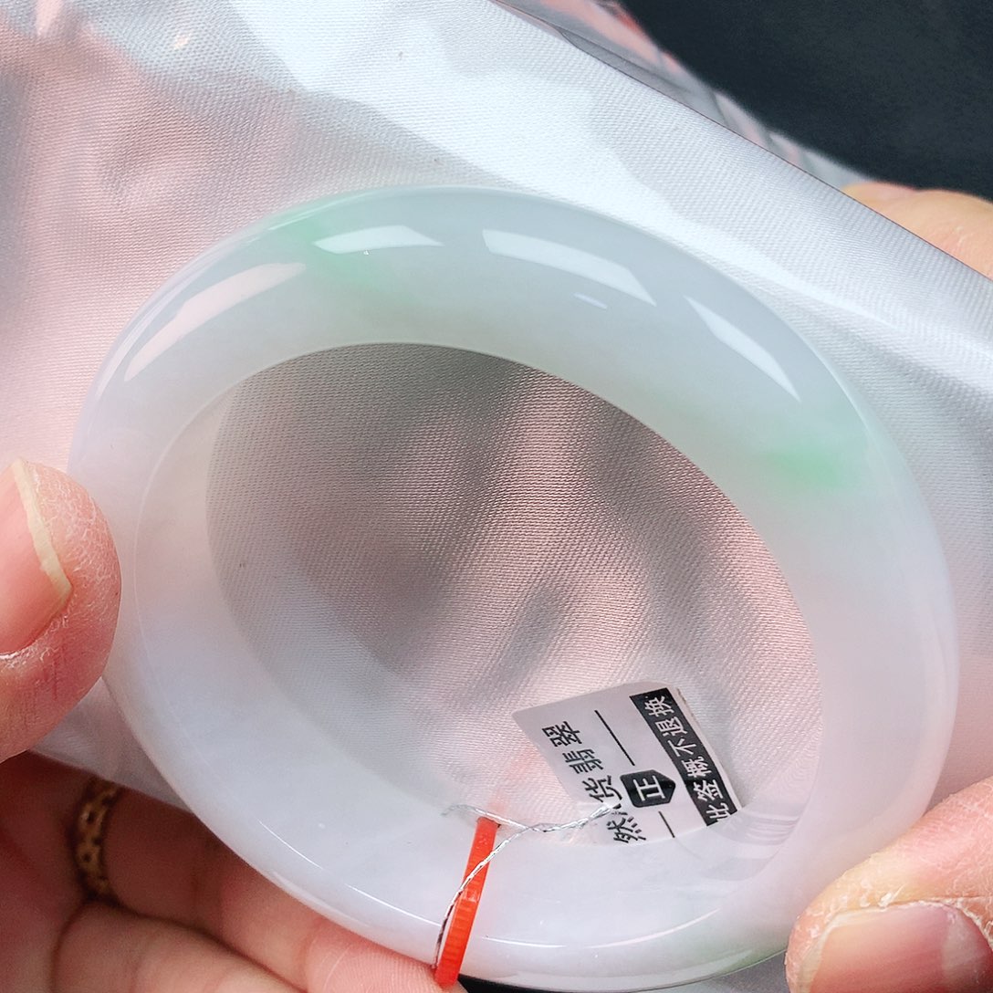 翡翠手镯未镶嵌56轮胎