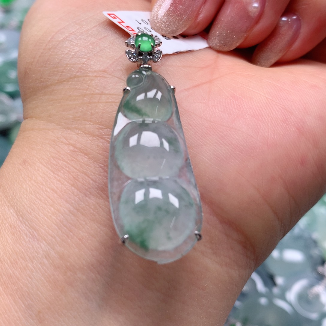 翡翠颈饰18K金镶嵌天然翡翠