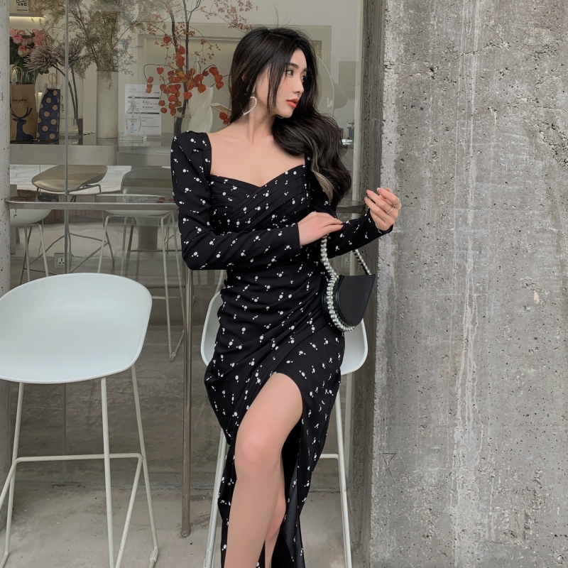 纯欲风手工压皱圆点印花长袖洋气开衩黑色心机连衣裙轻奢气质长裙