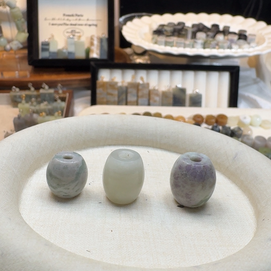 小****和田玉（糖玉）未镶嵌颈饰