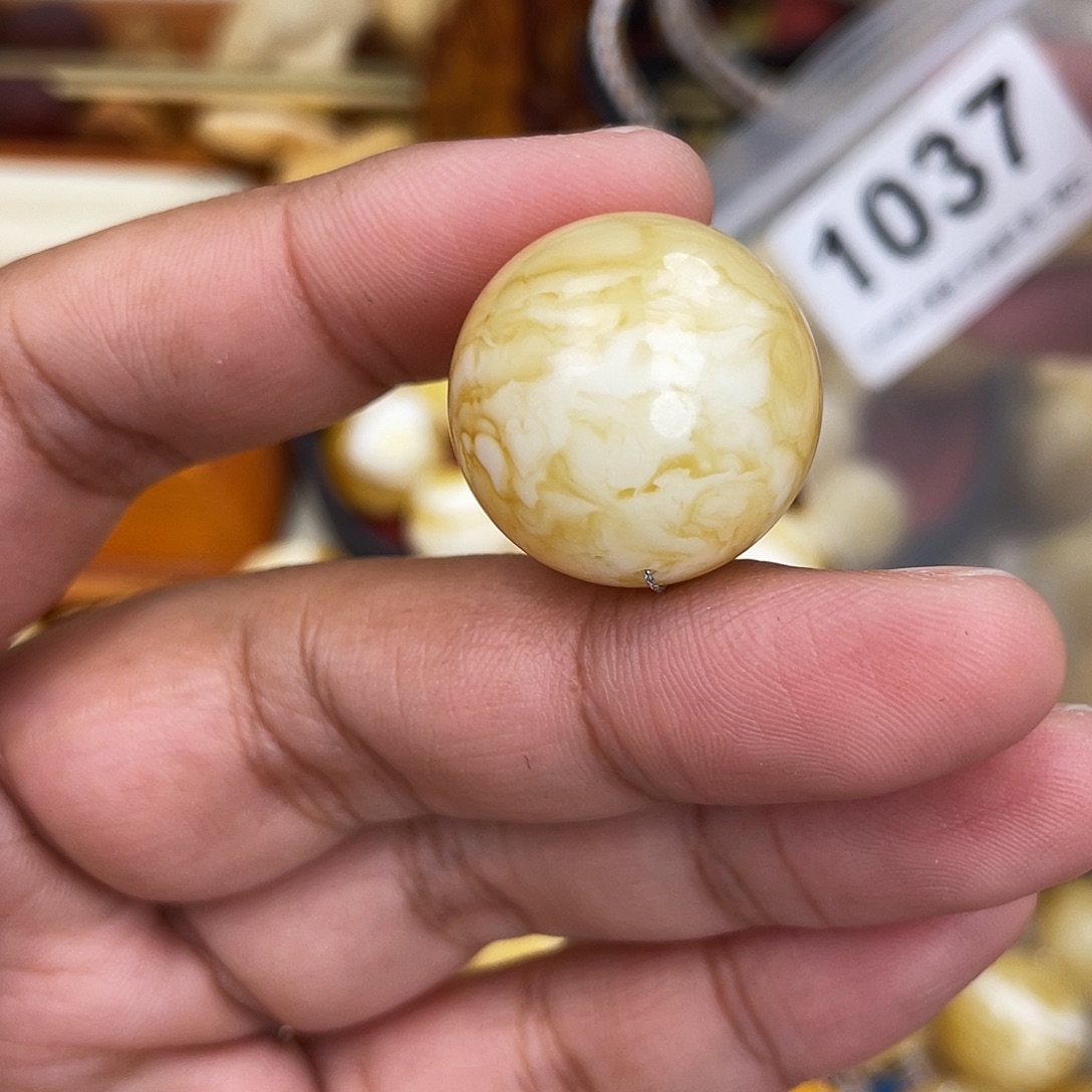 蜜蜡未镶嵌珠宝奇石沙眼22.7