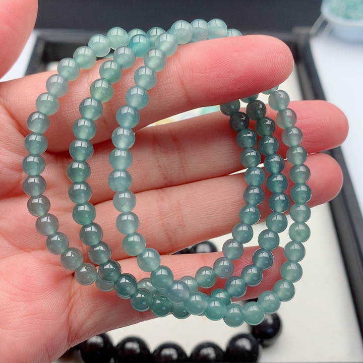 翡翠未镶嵌手链多样性