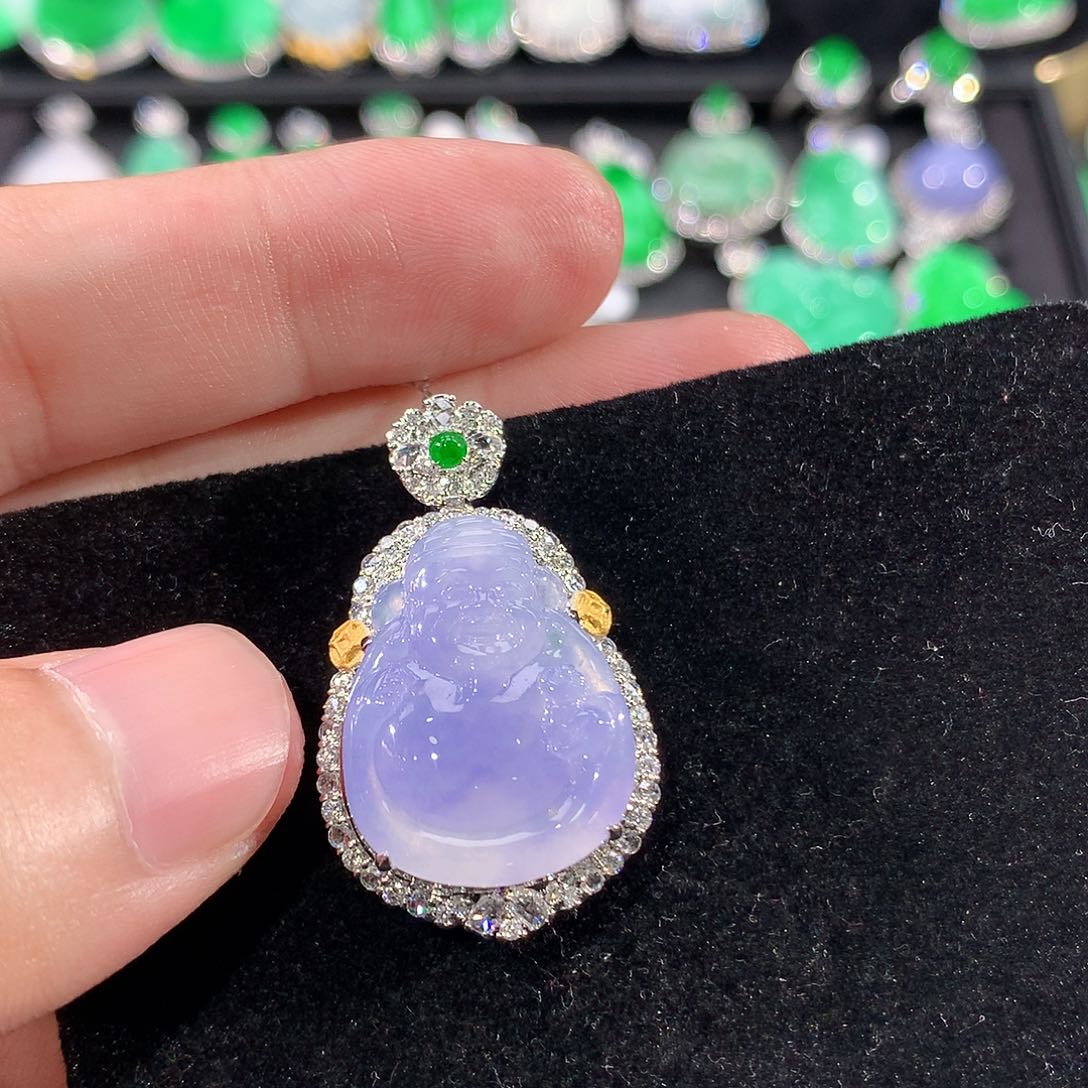 翡翠18K金镶嵌颈饰