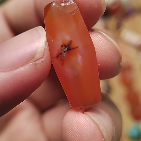 玛瑙/玉髓未镶嵌吊坠(不含链)清玛，有皮裂，磕