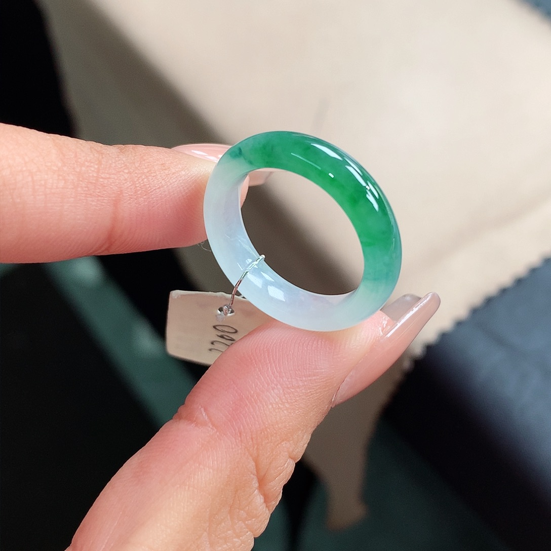 翡翠戒指未镶嵌16圈