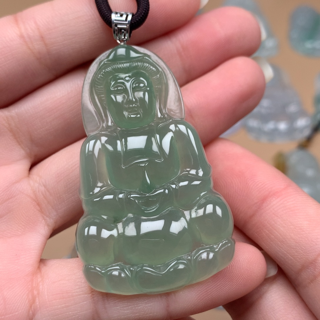 翡翠18K金镶嵌颈饰缅甸翡翠A货