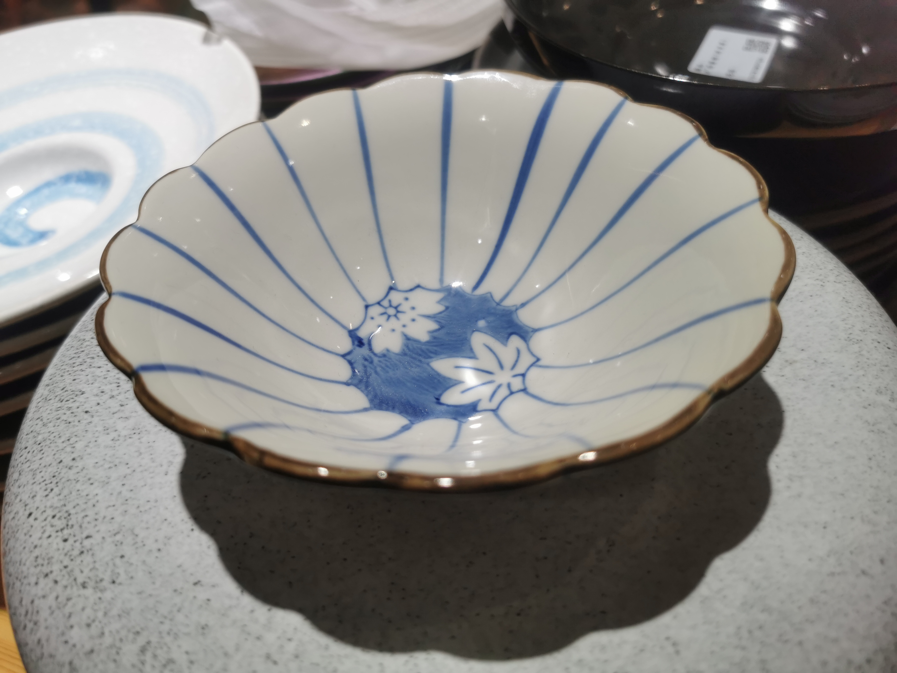 日式花形枫叶陶瓷碗蓝线条纹