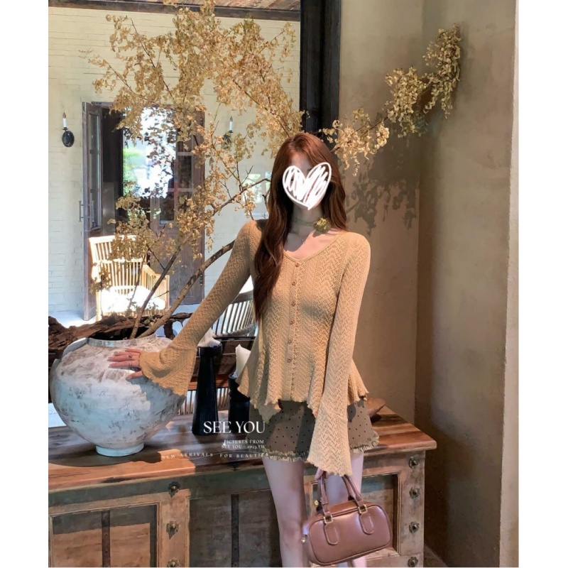 秋上新温柔气质风高级感喇叭袖收腰显瘦小衫(配飘带)