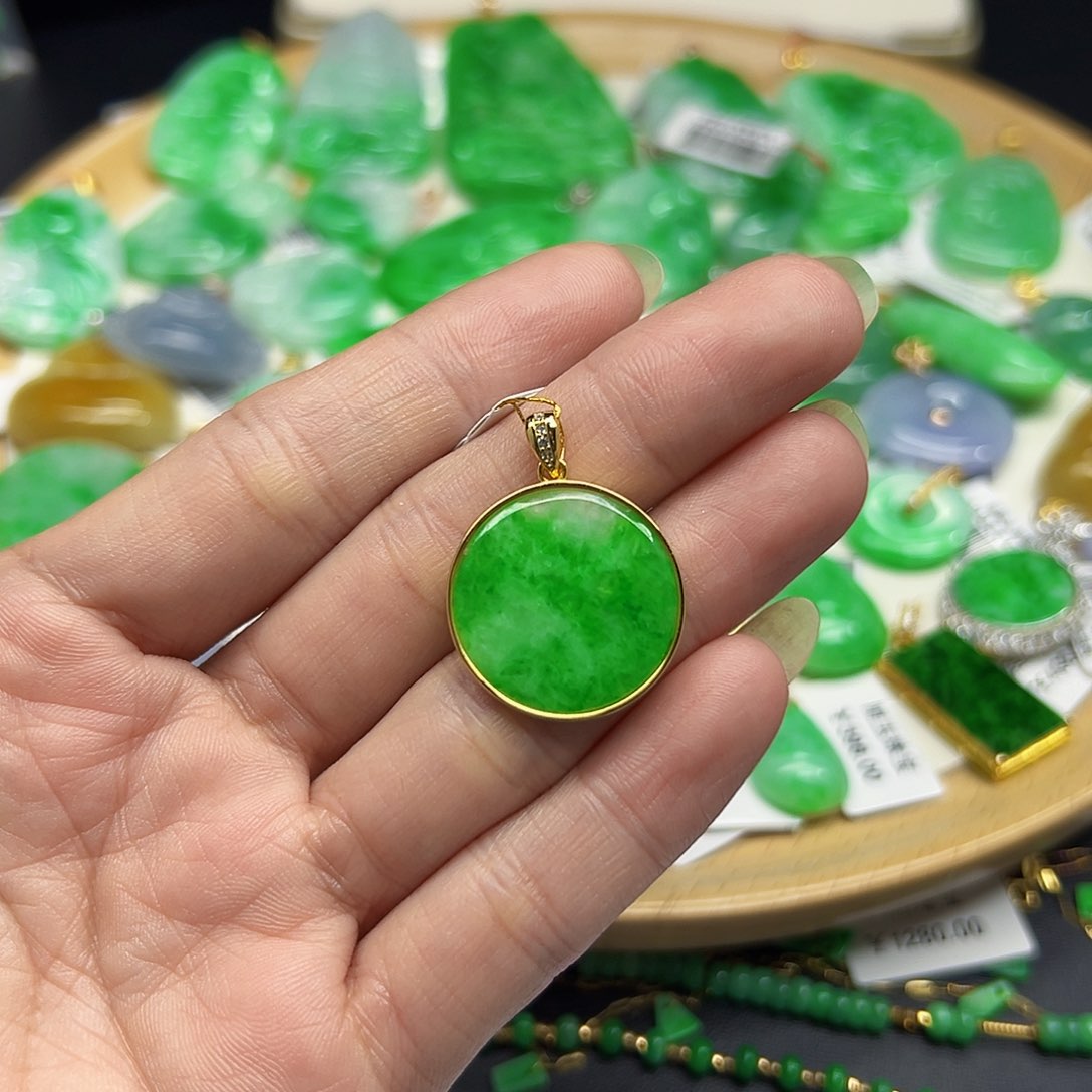 翡翠颈饰银S925镶嵌天然缅料A货一件