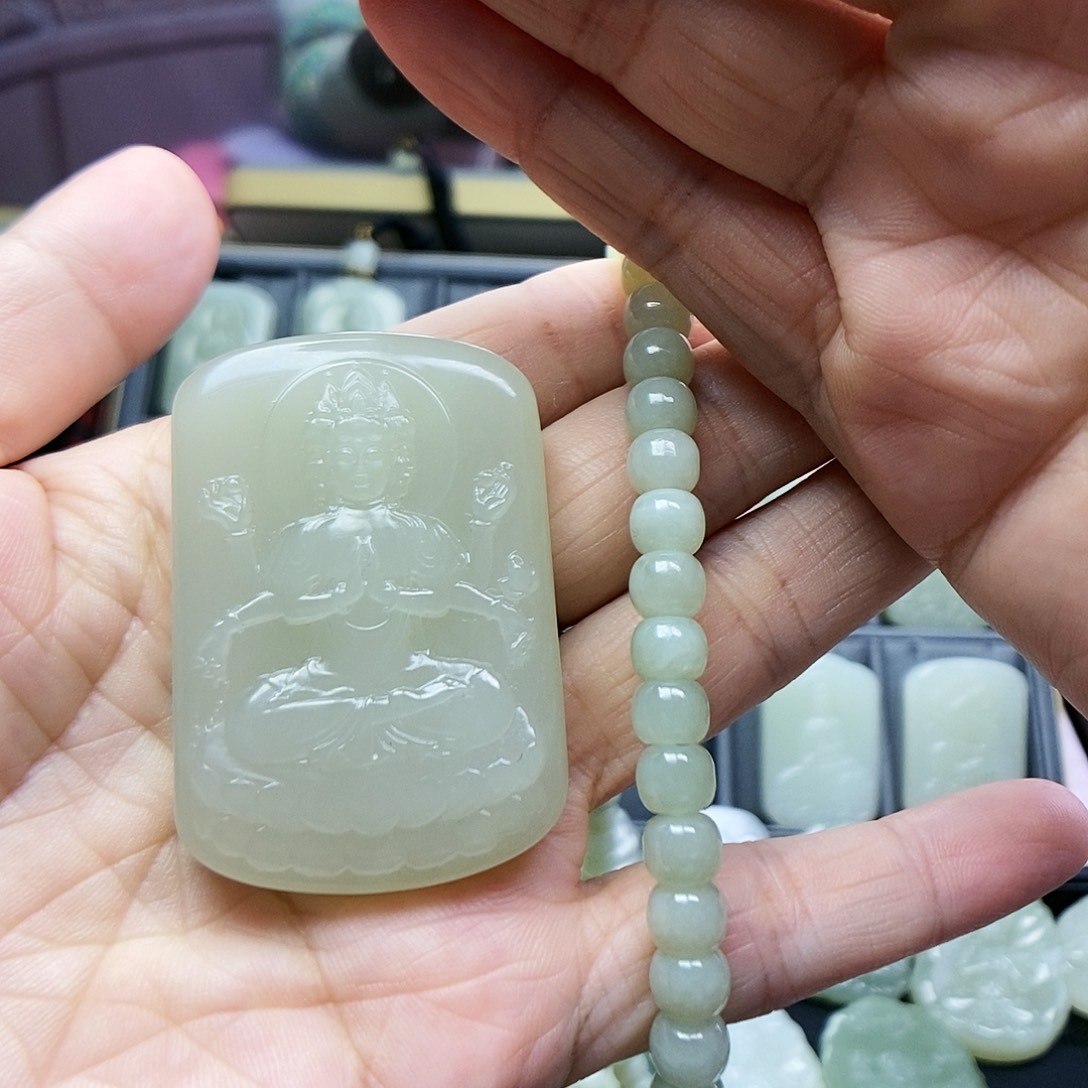 和田玉颈饰未镶嵌每**乐