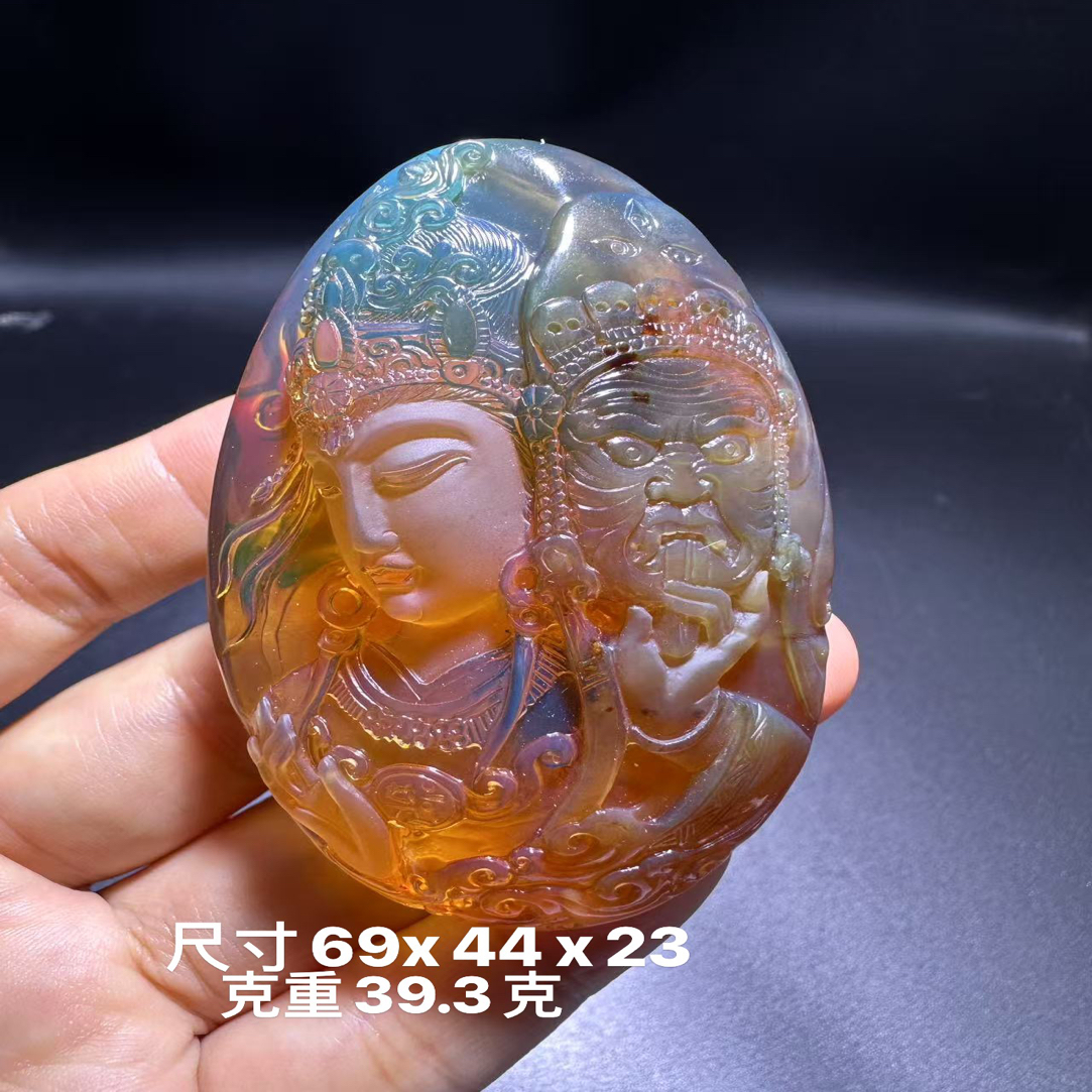 缅甸天然琥珀大师工雕刻件金底白蜡俏色巧雕扎基拉姆吊坠