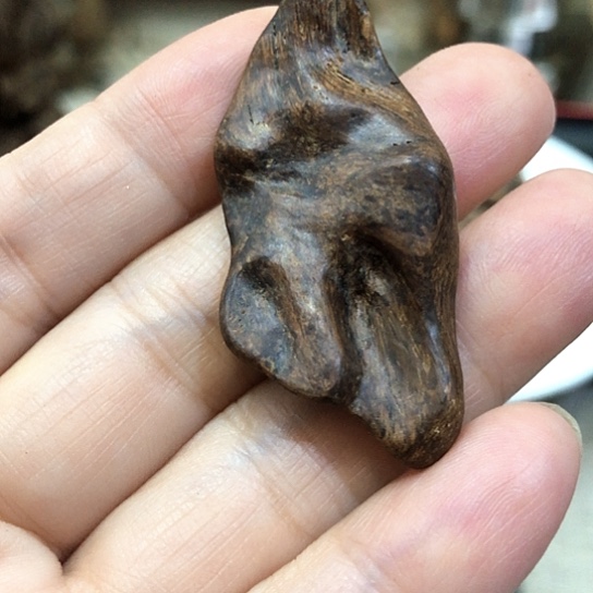 沉香吊坠秦*沉香吊坠