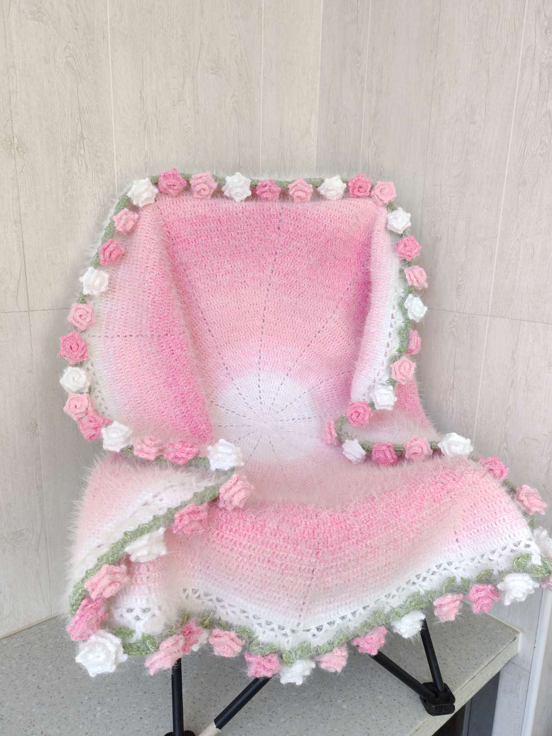 手工钩织成品粉色玫瑰花毯花束毯创意1.1米礼品礼物闺蜜礼毛线