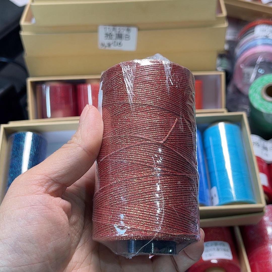 0.5洒金扁蜡3406红色罐罐100克