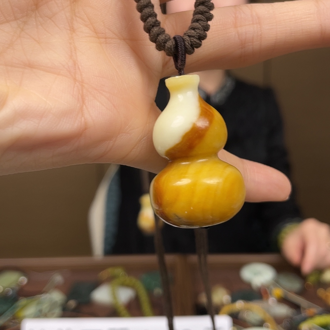 和田玉（糖玉）未镶嵌颈饰