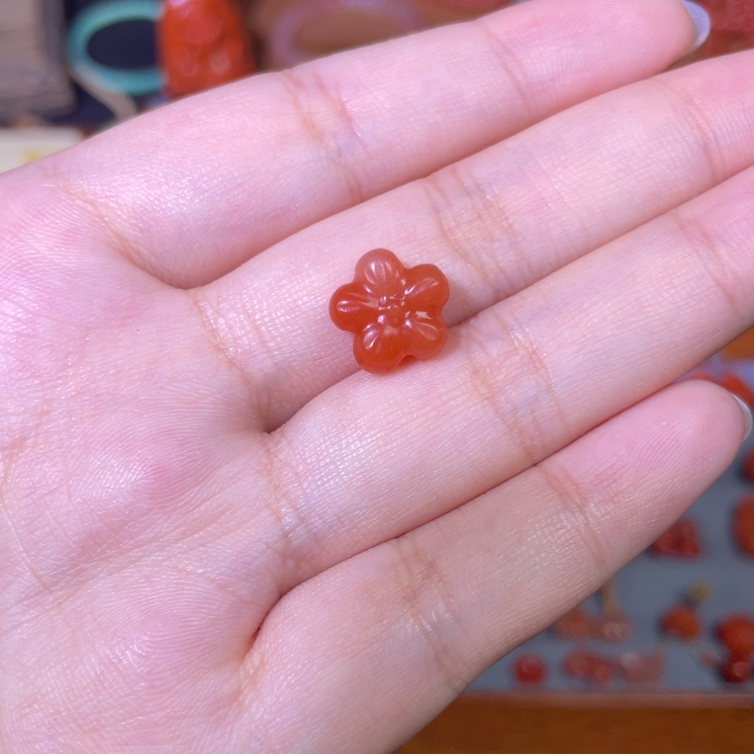 南红玛瑙小桃花通孔未镶嵌