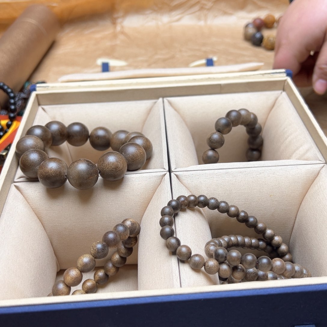 大叶紫檀（黑酸枝木类）