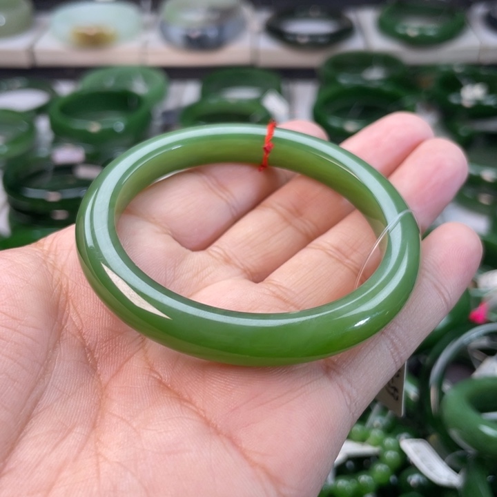 和田玉（碧玉）手镯未镶嵌石*