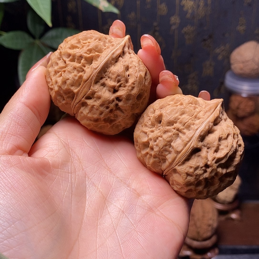 文玩核桃把件傻**哥粗筋霸王龙