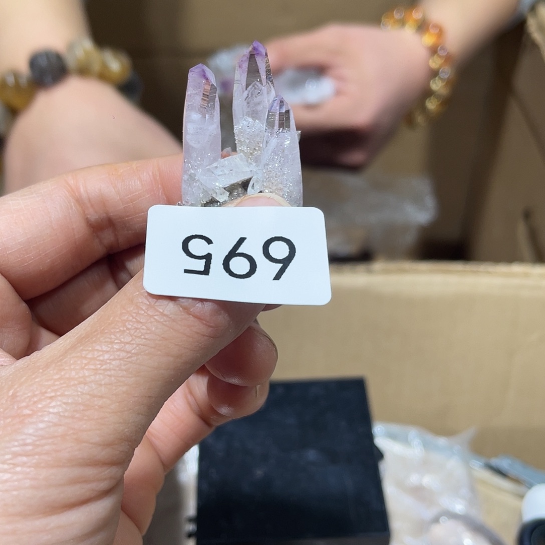 水晶摆件……未镶嵌