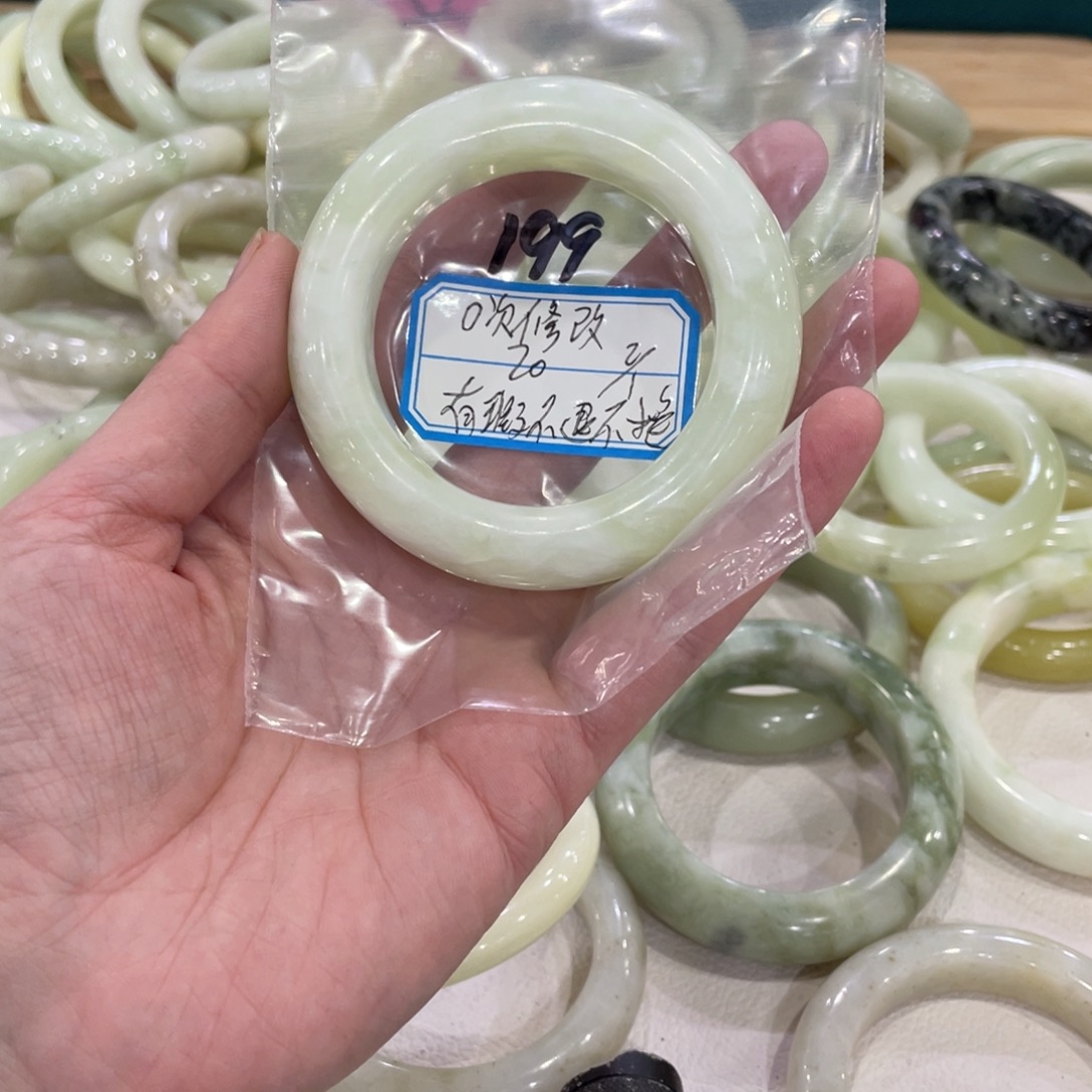0***改蛇纹石玉未镶嵌手镯