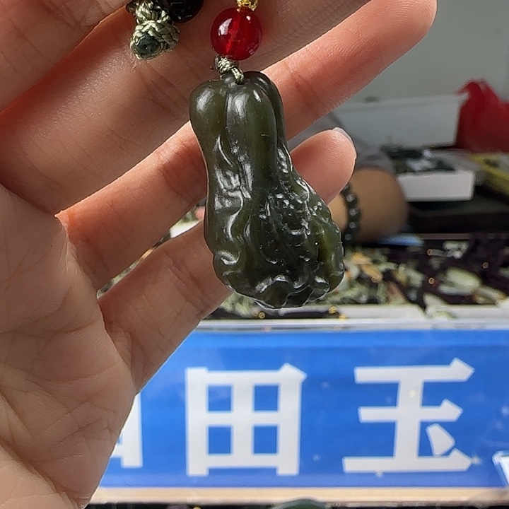 颈饰未镶嵌和田玉