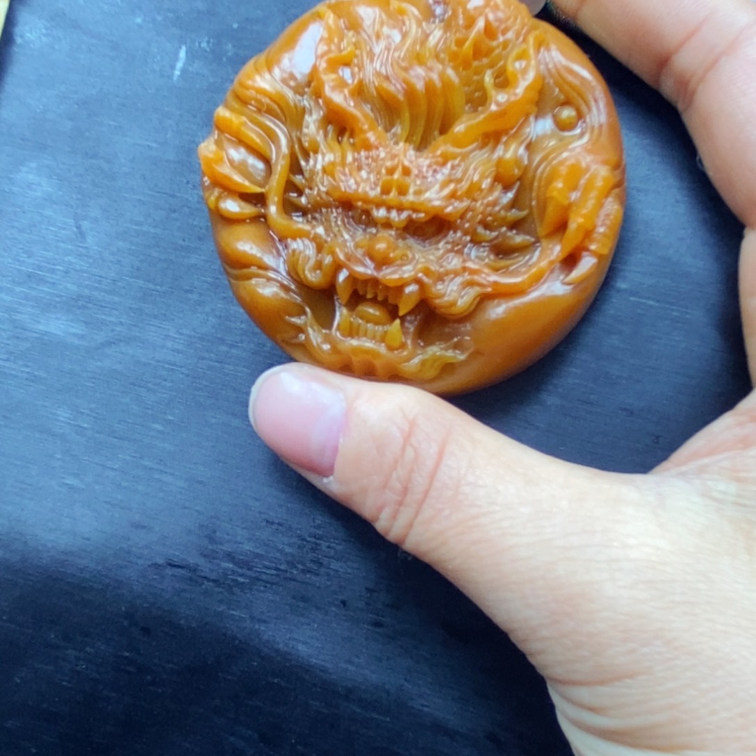 石英质玉（黄龙玉）颈饰未镶嵌