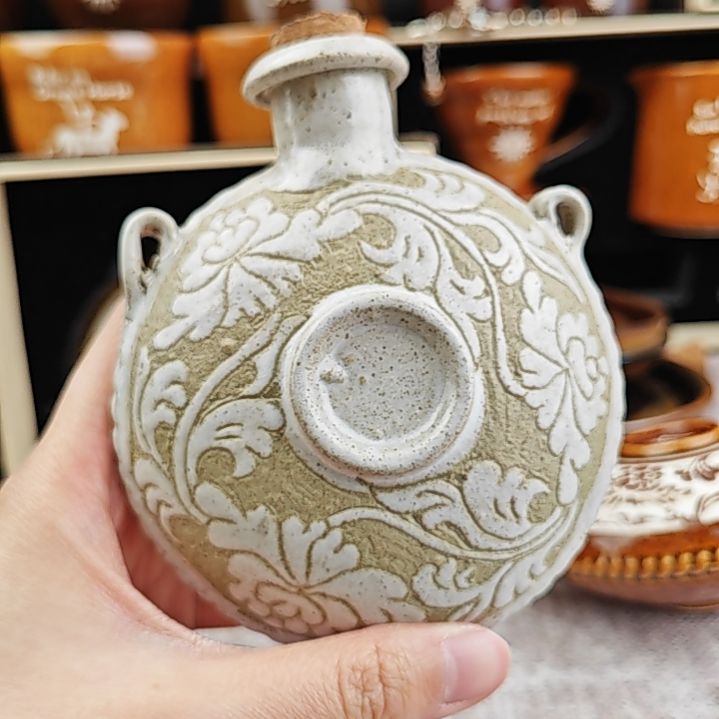 白釉西夏瓷小扁壶